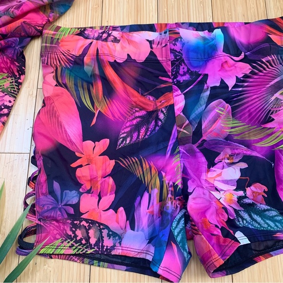 Torrid Falling Leaves tankini with shorts two piece bathing suit set, 1X/0X. - Picture 10 of 14